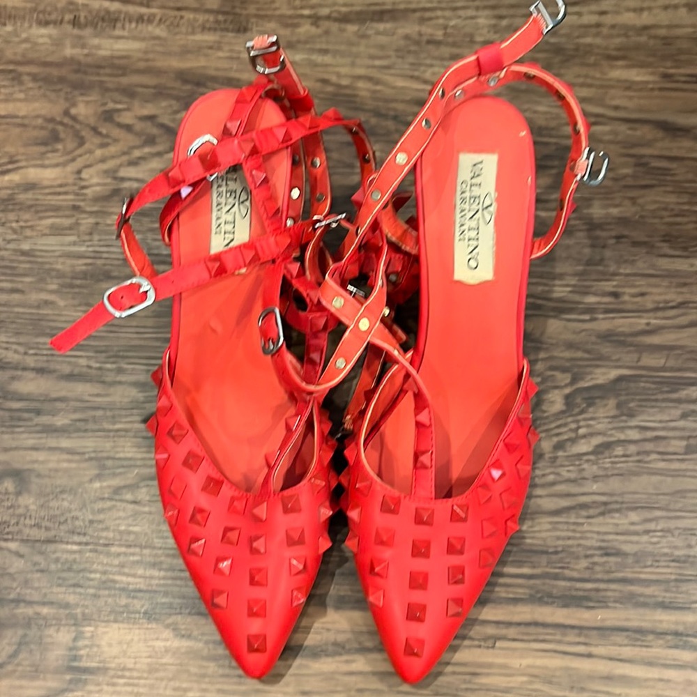 Red rock stud heels